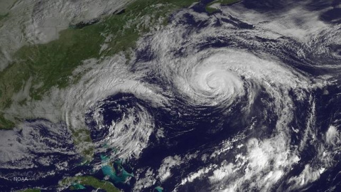 El huracán se aleja de las Bermudas rumbo hacia el noreste del Atlántico.- EFE