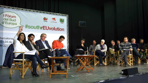 De izq. a dcha., Karima Delli (eurodiputada de Europe Ecologie), Ernest Urtasum (Eurodiputado de ICV-EUiA del Grupo de Los Verdes), Pierre Laurent (Presidente del PIE) y Loukeris Konstantinos (miembro del Executive Secretariat, Ecologist Gr