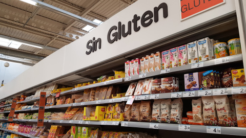 Sección alimentos para celiacos de un supermercado