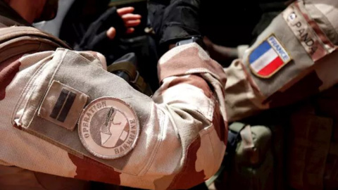 Soldados de Francia con el logo de la 'Operación Barkhane'. / REUTERS - BENOIT TESSIER