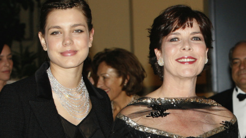 Carlota Casiraghi junto a su madre, Carolina de Mónaco