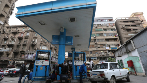 Una gasolinera en El Cairo (Egipto). REUTERS/Mohamed Abd El Ghany