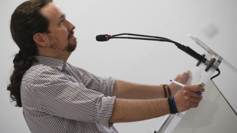 El secretario general de Podemos, Pablo Iglesias, durante la rueda de prensa. - EFE