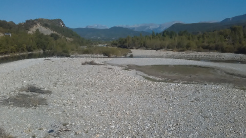 El río Cinca, uno de los afluentes más castigados por la bajada del volumen del agua