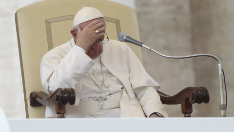 El Papa Francisco, en la Plaza de San Pedro, durante su audiencioa semanal. REUTERS/Stefano Rellandini