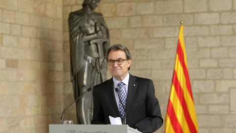 El presidente de la Generalitat, Artur Mas, durante, la rueda de prensa que ha ofrecido en el Palau de la Generalitat tras declarar como imputado por organizar la consulta alternativa del 9N ante el Tribunal Superior de Justicia de Cataluny