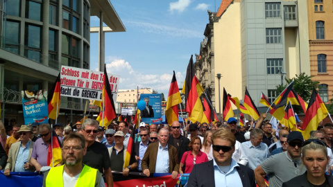 27/05/2018 Cabeza de la manifestación ultraderechista en Berlín con Alexander Gauland (chaqueta verde) en el centro. JAVIER PÉREZ DE LA CRUZ