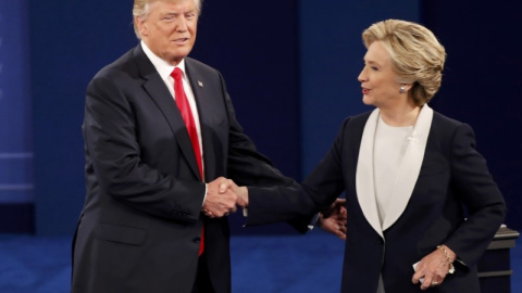 Donald Trump y Hillary Clinton en un debate electoral / REUTERS