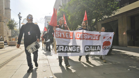 Manifestación contra el ERE de Sitel para despedir a 300 teleoperadores. E.P.