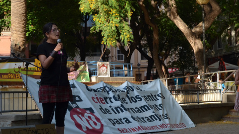 Betty Roca Hubbauer, portavoz de la campaña por el cierre de los Centros de Internamiento de Extranjeros.