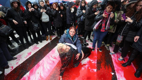 Manifestación en Argentina contra los feminicidios / EFE