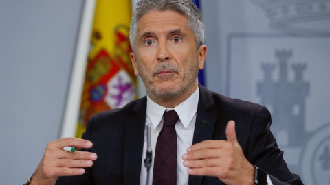 El ministro del Interior en funciones, Fernando Grande-Marlaska, durante una rueda de prensa en el Palacio de La Moncloa. /EFE