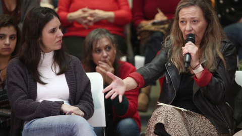 La jueza Victoria Rosell con Irene Montero durante un acto del Unidas Podemos sobre feminismo el pasado noviembre. E.P./Eduardo Parra