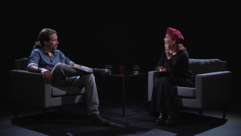 Pablo Iglesias y Verónica Forqué durante la entrevista en 'Otra Vuelta de Tuerka',