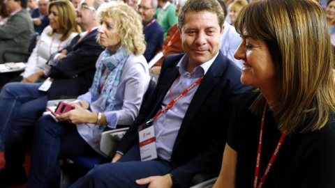 La secretaria general de los socialistas vascos, Idoia Mendia (d), el presidente de Castilla-La Mancha, Emiliano García-Page (2d), el presidente del Gobierno de Aragón, Javier Lambán (4d), y la presidenta de la Junta de Andalucía, Susana Dí