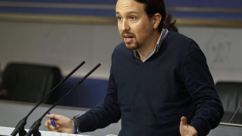 El líder de Podemos, Pablo Iglesias, durante la rueda de prensa que ha ofrecido hoy en el Congreso. /EFE