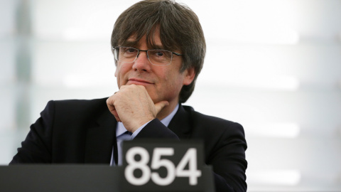 El eurodiputado y expresidente catalán Carles Puigdemont durante el pleno del Parlamento Europeo. REUTERS