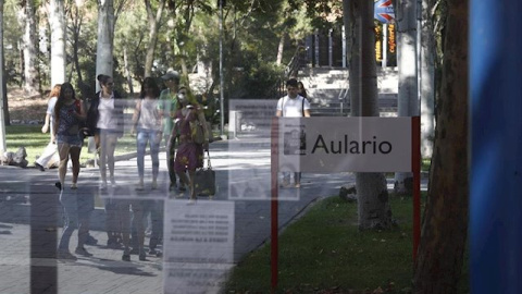 Estudiantes en el campus de Vicálvaro de la Universidad Rey Juan Carlos de Madrid (URJC). E.P./Eduardo Parra