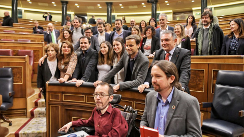 El grupo confederal de Unidas Podemos en la investidura de Pedro Sánchez./ Daniel Gago - Podemos