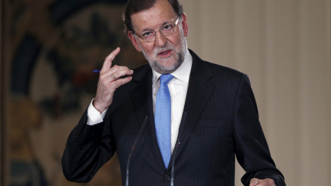 El presidente del Gobierno, Mariano Rajoy, en la rueda de prensa de balance de legislatura, tras el Consejo de Ministros extraordinario para la convocatoria de las elecciones del 20 de diciembre. REUTERS/Juan Medina