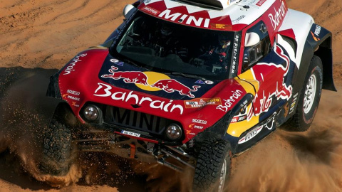 El español Carlos Sainz en una etapa del Rally Dakar 2020. /EFE