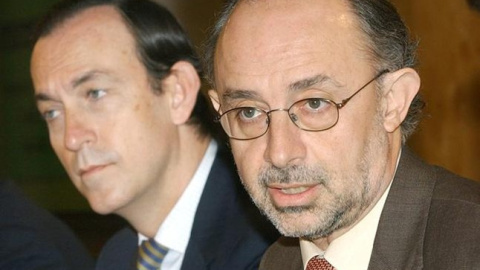 Estanislao Rodríguez Ponga, nombrado en el 2000 director general de Tributos del Ministerio de Hacienda, siendo vicepresidente y ministro de Economía Rodrigo Rato y ministro de Hacienda Cristóbal Montoro, en el Gobierno de José María Aznar.