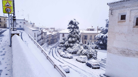 20/01/2020.- Guadix con una gran acumulación de nieve que ha dificultado la circulación en varios kilómetros de la autovía A-92 que mantiene cortado el puerto de Mora y dos tramos comprendidos entra Guadix, Baza y el límite con la provincia