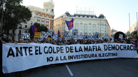 Cabecera de la manifestación convocada en Madrid contra la investidura de Mariano Rajoy.-  JAIRO VARGAS