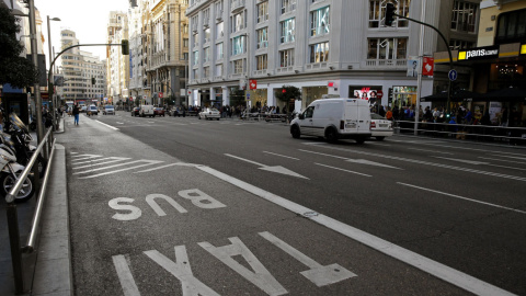 Imagen de archivo de la Gran Vía en Madrid. EFE