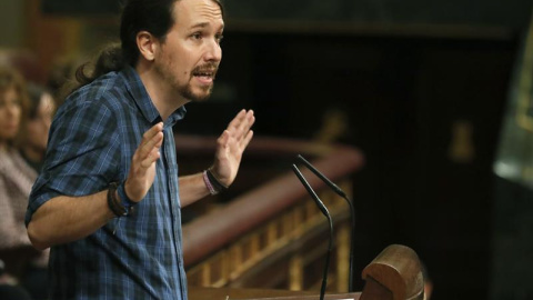 Imagen de archivo del líder de Podemos, Pablo Iglesias, durante su intervención en el debate de investidura. EFE/Javier Lizón