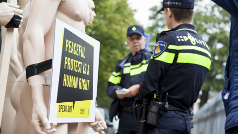 Una protesta ante la embajada rusa en Holanda. AI