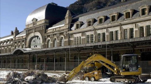 Imagen de archivo de la estación de Canfranc, donde la Policía de Francao detuvo a cientos de personas que huían de Hitler. / EFE