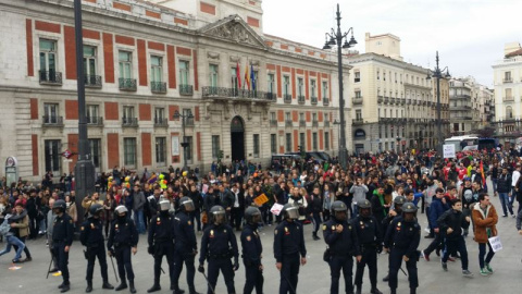 La marcha contra el decreto 3+2 en Madrid ha terminado con cargas policiales por incidentes entre dos grupos./ EUROPA PRESS