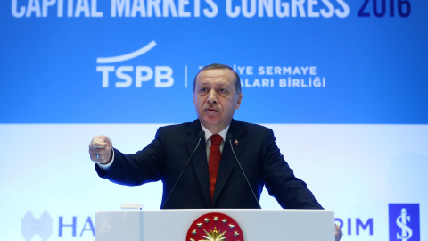 Presidente turco Erdogan durante su discurso en el Congreso en Estambul, Turquía. / REUTERS