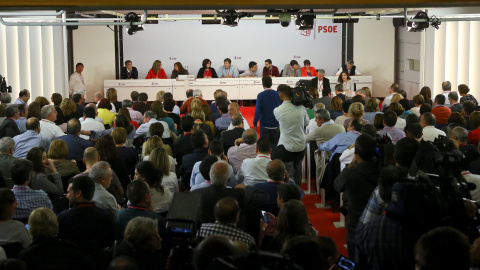 Reunión del Comité Federal del PSOE del pasado 23 de octubfre en el que se decidió la abstención en la investidura de Mariano Rajoy. REUTERS/Andrea Comas