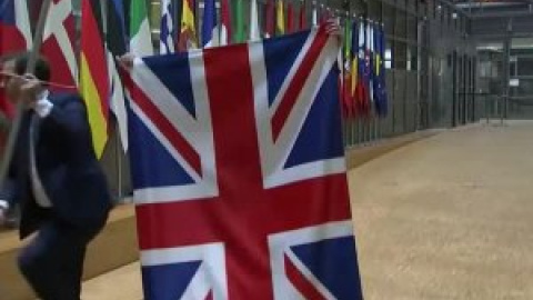 Las principales instituciones europeas arrían la bandera británica