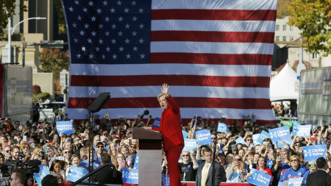 Hillary Clinton, durante uno de sus últimos mítines en Pittsburgh,  Pennsylvania. - REUTERS