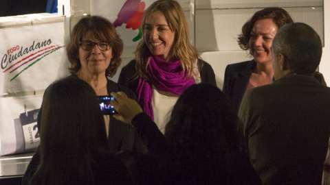 Inéz Sabanés (Equo) junto a Tania Sánchez durante la comparecencia ante los medios.