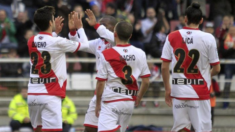 Bueno celebra uno de sus goles al Levante. EFE/Víctor Lerena