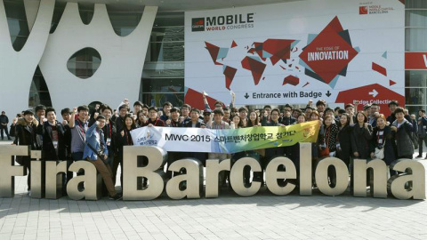 Ambiente en el Mobile World Congress de Barcelona que mañana dará comienzo de forma oficial. Firmas como Samsung, HTC, Huawei y LG anuncian hoy, en la jornada previa a la inauguración, los nuevos dispositivos con los que pretenden manteners