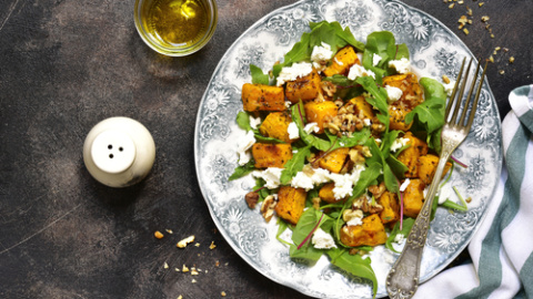 Ensalada de calabazas, rúcula y queso feta. 