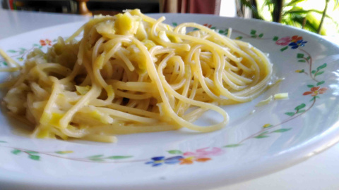 Receta de carbonara de puerros.