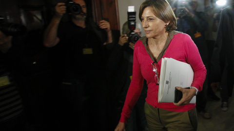 La presidenta del Parlament, Carme Forcadell, llega a la reunión de la Mesa en la que se dio luz verde a la tramitación de la resolución independentista presentada por Junts pel Sí y la CUP. EFE/Quique García