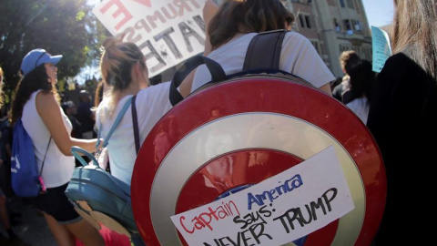 Durante las protestas de este jueves contra el presidente electo de EEUU, Donald Trump / EFE