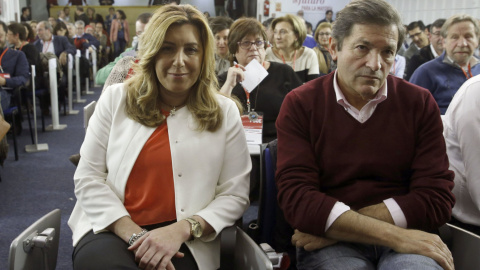 Susana Díaz y Javier Fernández en el comité federal del PSOE. (EFE)