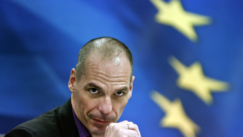 El ministro de Finanzas griego, Yanis Varufakis, durante la rueda de prensa en la que ha explicado las medidas con las que acudirá al Eurogrupo del próximo lunes. REUTERS/Alkis Konstantinidis