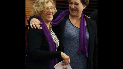 1. La alcaldesa de Madrid, Manuela Carmena recibe a representantes de ciudades contra las violencias machistas, entre ellas, la alcaldesa de Barcelona, Ada Colau EFE/J. J. Guillén