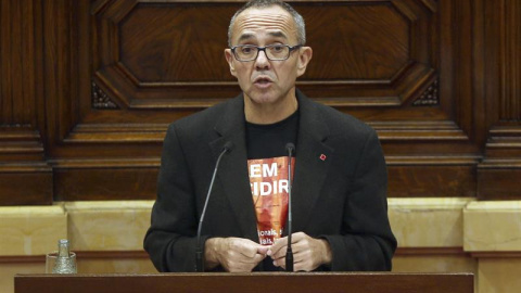 El diputado de Catalunya Sí que es Pot Joan Coscubiela durante su intervención ante el pleno del Parlament de Catalunya en el que se ha aprobado la resolución conjunta de Junts pel Sí y la CUP./ EFE