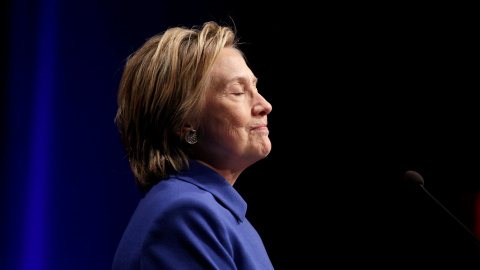 Hillary Clinton durante un gala del Fondo de Defensa Infantil. REUTERS/Joshua Roberts