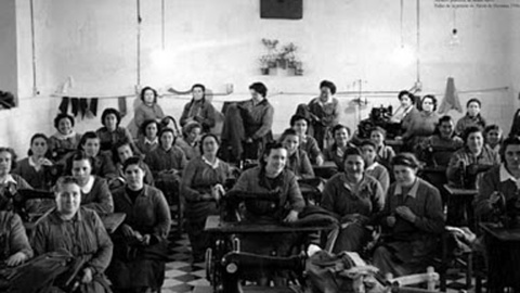 Taller de la prisión de Alcalá de Henares,1956. ARCHIVO PERSONAL DE MARÍA SALVO